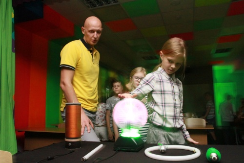 vnmoRuefZzWzbPwV25CAHi9TuA_MAqaM5zEKFgvvJSFuHWzoAgxpAx1TG78TQy9RvgWBcvMa